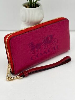 COACH Long Zip Around
Wallet With Horse And Carriage